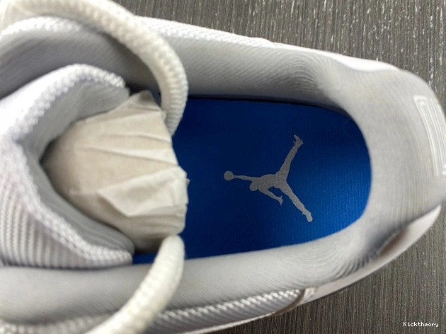 Kicktheory Grey AV2187-140 Air 11 Cement Low Jordan 0727
